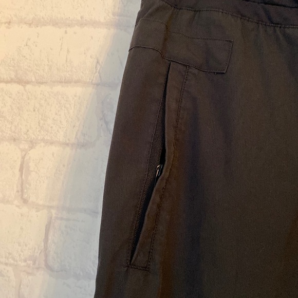 Lululemon Black Ruffle Pants Size 4 Studio ? - Picture 7 of 16